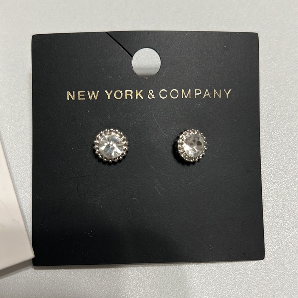 Stud earring bundle - Picture 3 of 3